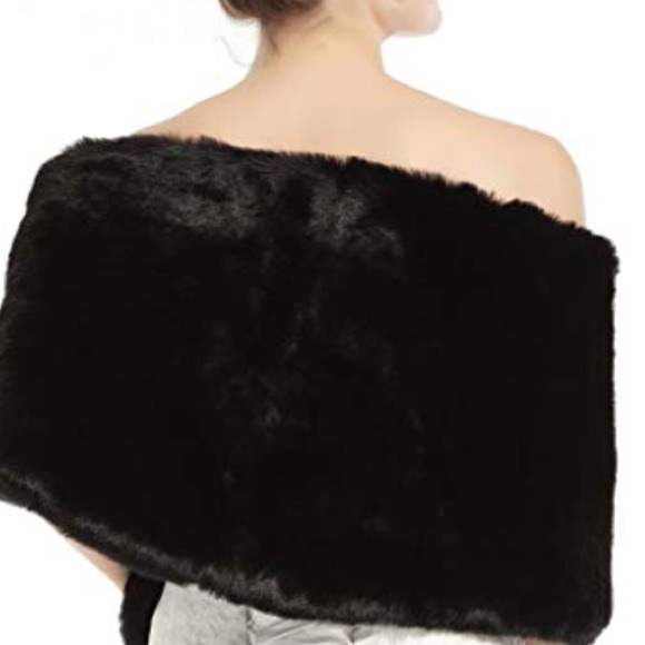 Faux Fur Shawl - Picture 5 of 8